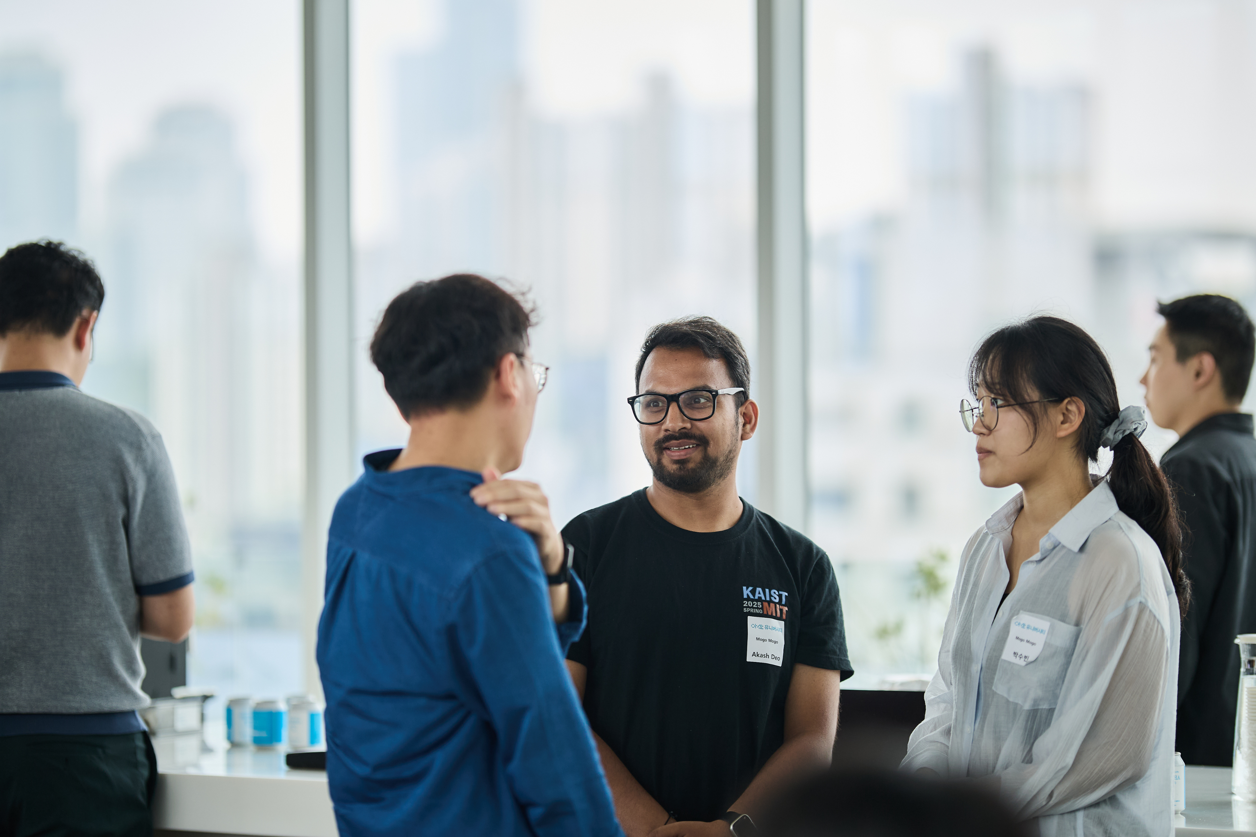 더 큰 시장에서
도전을